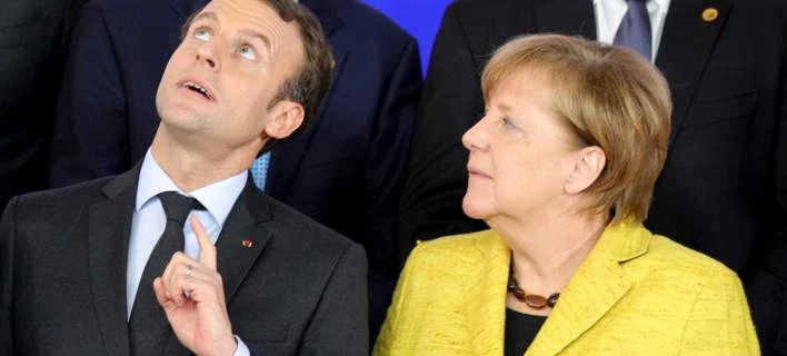 Spiegel: Ο Μακρόν ετοιμάζεται να πάρει τα ηνία της Ευρώπης από τη Μέρκελ